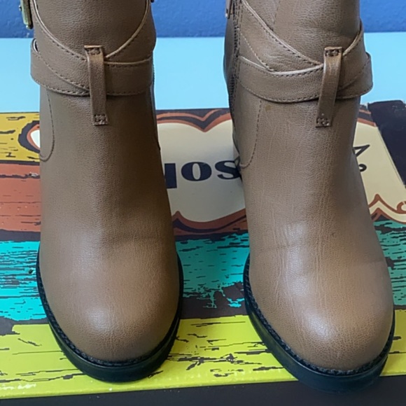 Zigi SoHo Ankle Boots - Picture 4 of 5